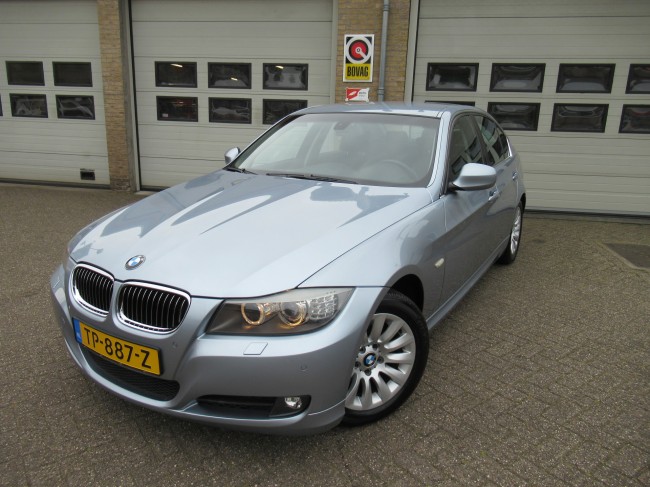 BMW 3-serie 325i Executive Xenon, Clima, PDC