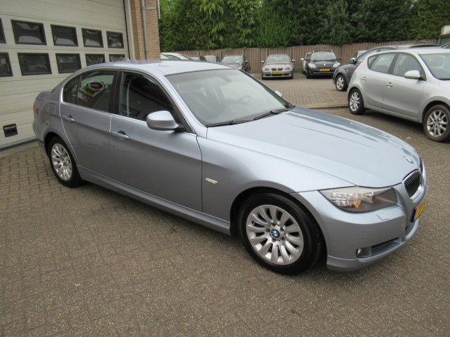 BMW 3-serie 325i Executive Xenon, Clima, PDC