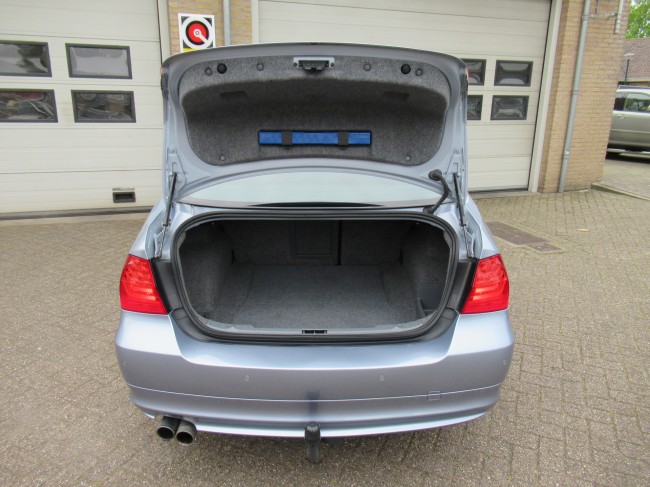 BMW 3-serie 325i Executive Xenon, Clima, PDC