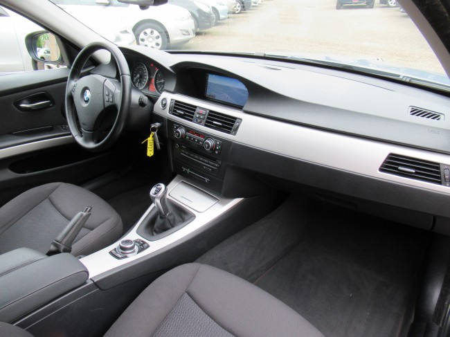 BMW 3-serie 325i Executive Xenon, Clima, PDC