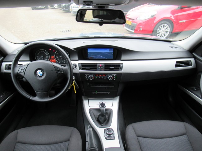 BMW 3-serie 325i Executive Xenon, Clima, PDC